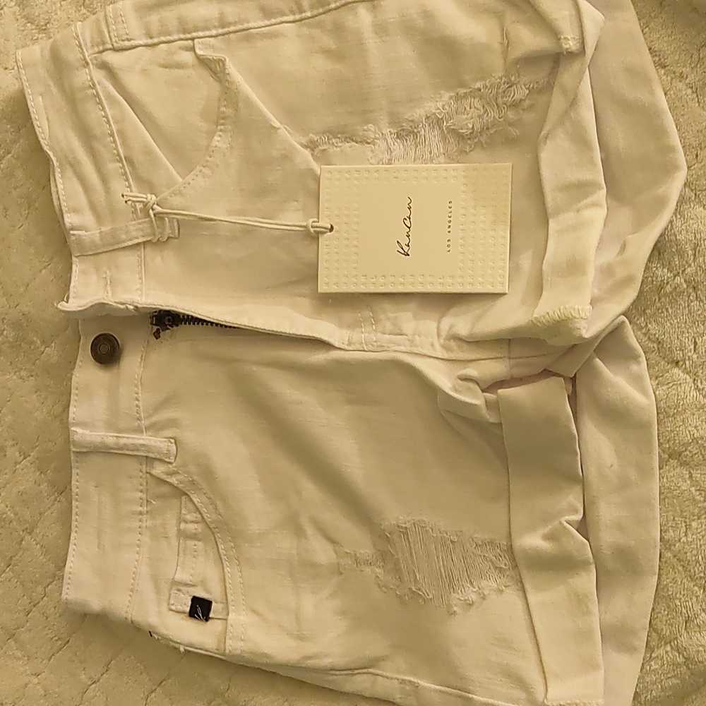 White short jeans for girls.